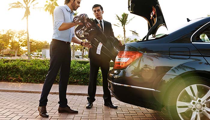 Xe đưa đón khách tận nơi