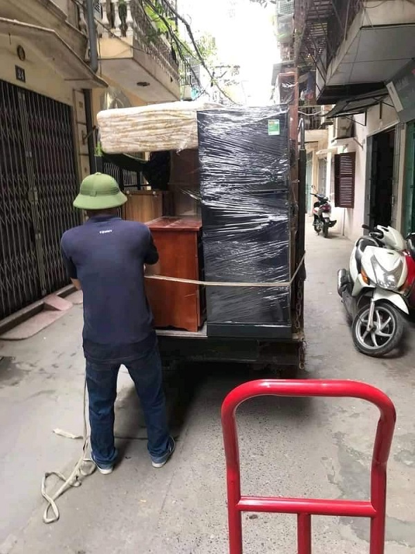 Nên chọn dịch vụ chuyển nhà trọn gói hay tự thuê xe?