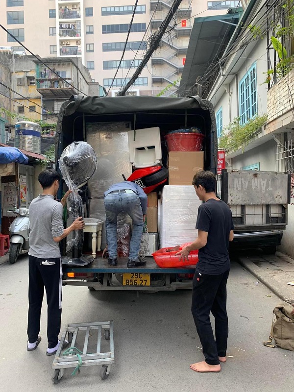 Giá chuyển nhà cuối tuần tại Hà Nội có đắt không? Cần tìm đơn vị chuyển nhà trọn gói uy tín