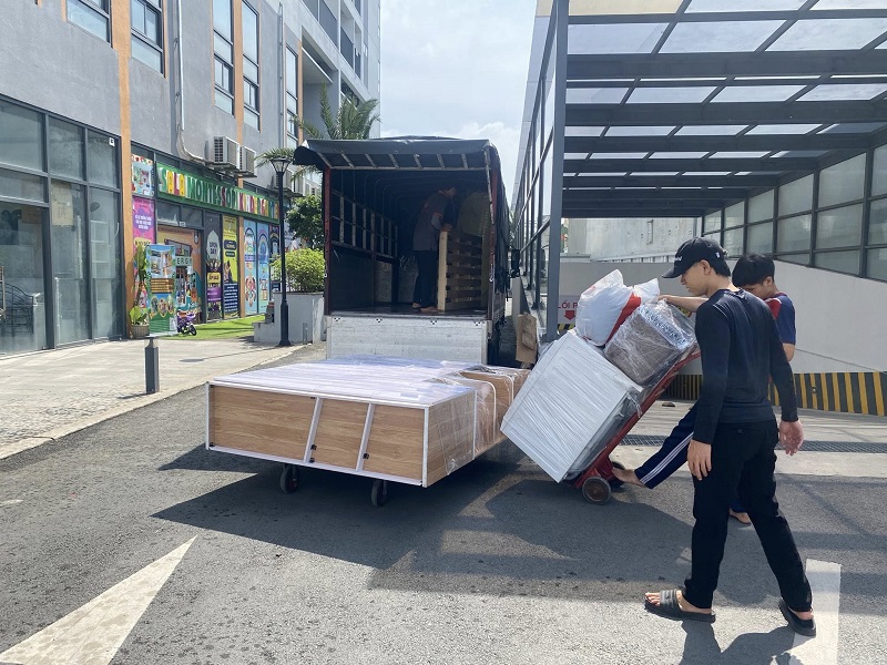 Nên thuê dịch vụ chuyển nhà hay tự chuyển? So sánh ưu nhược điểm